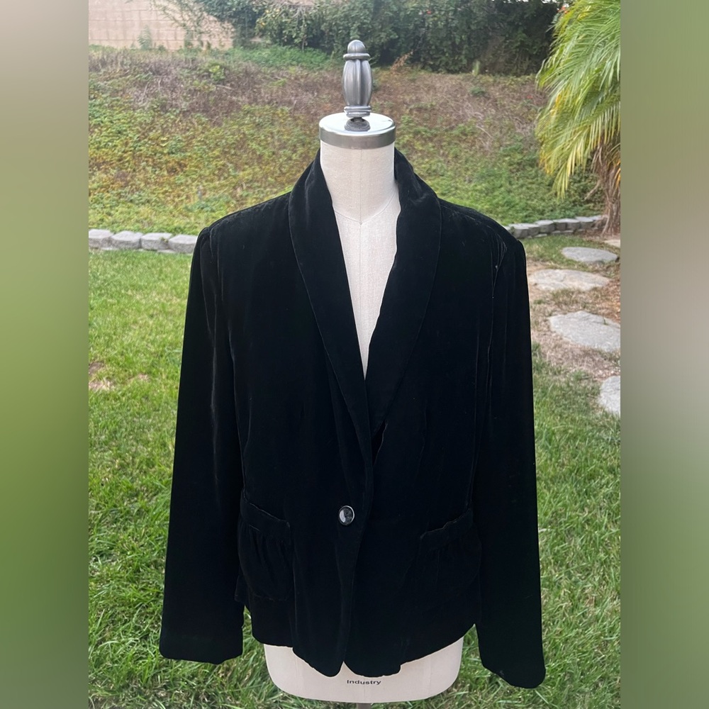 Daisy Fuentes Moda Black Velvet Blazer